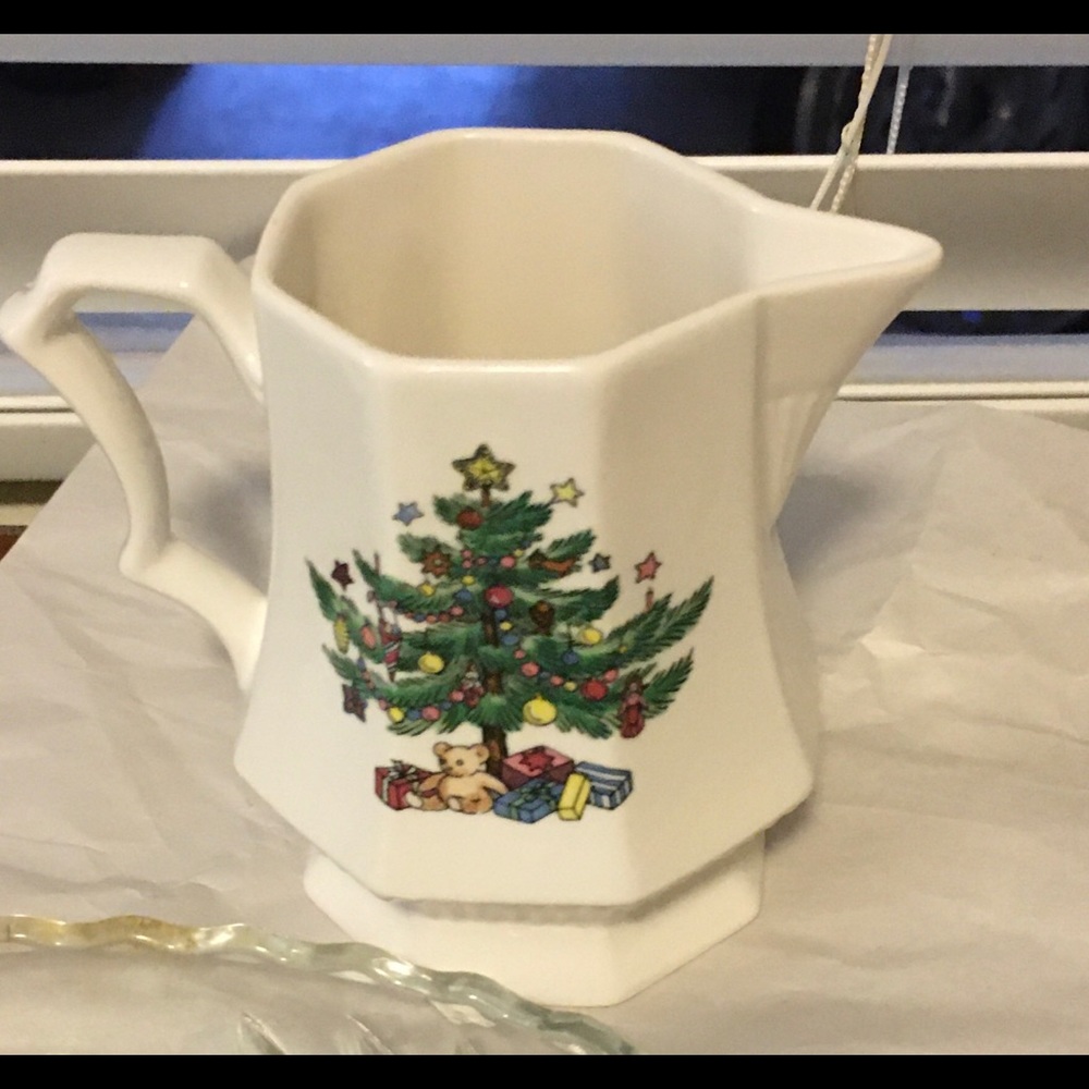 Christmastime creamer